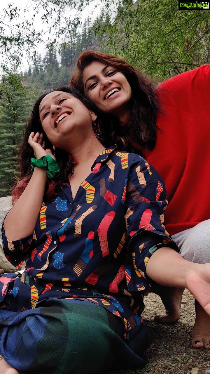 Sriti Jha Instagram - Because humgana macha rakha hai aapne @itisriti urf our new stunt queen and old lady love. Hehe, travelling around in #Himachal with you was no less than a stunt with your fans spilling out from each corner 🤭🤭🤭 I miss you. I love you. It is crazy watching all your videosssssss. #Instareels #Reelsgram #SritiJha #ReelItFeelIt #KKK12 #KKK #Jibhi #JibhiValley #Himachal #HimachalPradesh #KumkumBhagya