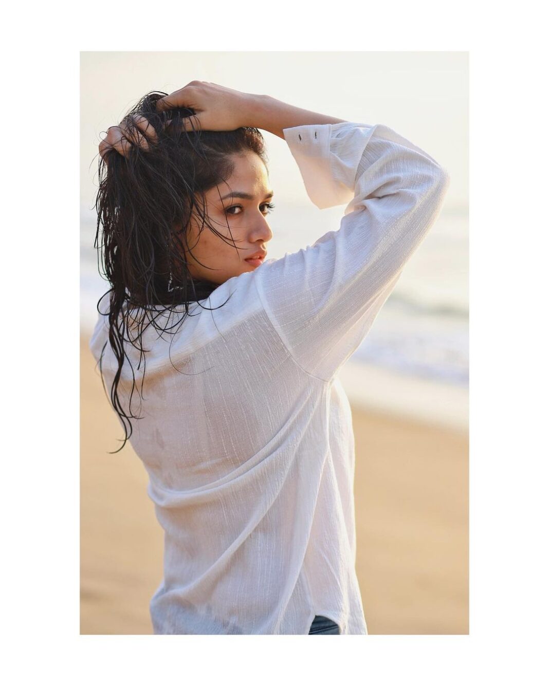 Sunaina Instagram - 🌦 @the.portrait.culture @sat_narain @praveenbabu96 @andybrandyy Styled by @theresa.shalini
