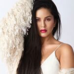 Sunny Leone Instagram - In mood for some glam 𝙈𝙖𝙠𝙚𝙪𝙥 . . Makeup by @starstruckbysl Shot by @dabbooratnani @dabbooratnanistudio