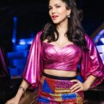 Sunny Leone Instagram – About my Dubai outfit! 

Outfit by @pinkporcupines
Accessories by @blingthingstore
Styled by @hitendrakapopara
Fashion Team @tanyakalraaa @sarinabudathoki