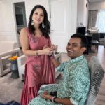 Sunny Leone Instagram - Happy Raksha Bandhan everyone! Love my family!! @dirrty99 @hitendrakapopara @jeetihairtstylist @yusuf_911 @rohitkverma @jeetihairtstylist @unaiza_yusuf