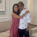 Sunny Leone Instagram - Happy Raksha Bandhan everyone! Love my family!! @dirrty99 @hitendrakapopara @jeetihairtstylist @yusuf_911 @rohitkverma @jeetihairtstylist @unaiza_yusuf