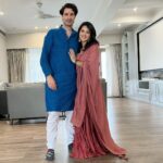 Sunny Leone Instagram - Happy Raksha Bandhan everyone! Love my family!! @dirrty99 @hitendrakapopara @jeetihairtstylist @yusuf_911 @rohitkverma @jeetihairtstylist @unaiza_yusuf