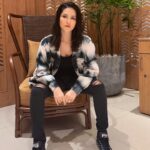 Sunny Leone Instagram - Hi cutie!! Jacket by @mayurmehtacouture Styled by @hitendrakapopara Assisted by @tanyakalraaa