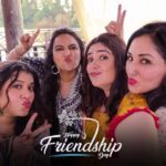 Swara Bhaskar Instagram – From Reel life to Real life; the laughters, madness & fun turned them to our #BFFGoals 🥂💕

Happy Friendship’s Day from our “Chaar Yaar” to yours!

#JahaanChaarYaar

@shikhatalsania @mehervij786 @poojachopraofficial @bachchan.vinod @soundrya.production @kamalpandey_7 @timesmusichub @penmovies @jayantilalgadaofficial 
#penmarudhar @jahaanchaaryaar