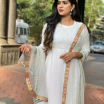 Swasika Instagram - Good morning to all Happy Republic Day Redcarpet shoot Republic Day spcl episode today @9pm MUA @abilashchicku Wearing @thesoulkochi Thank u Stylist @nithinju Nose pin @ruhincollectionz #swasikavj #tvshow #anchor #insta #republicday #actresslife #