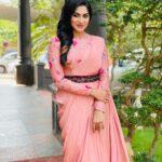 Swasika Instagram - Always believe in a new beginning ☺️☺️ Costume courtesy @khajuraho_boutique_ MUA @abilashchicku Stylist @nithinju #varietysaree #newstyle #fashionista#insta #sareelovers #lakshminakshathrafanpage #swasikavj #redcarpet#tvshow #anumolofficial #swasikavijay #