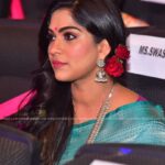 Swasika Instagram - Waiting for my award 🤗🤗🙈🙈🙈 🦋🦋🦋🦋🦋 #swasikavj #vasanthimovie #50thstateaward#keralastateawards#l #loveyourself #