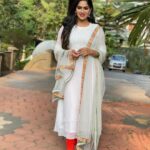Swasika Instagram - Good morning to all Happy Republic Day Redcarpet shoot Republic Day spcl episode today @9pm MUA @abilashchicku Wearing @thesoulkochi Thank u Stylist @nithinju Nose pin @ruhincollectionz #swasikavj #tvshow #anchor #insta #republicday #actresslife #