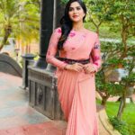 Swasika Instagram - 🤗🤗🤗 @khajuraho_boutique_ thank you #actresslife #malayali#movie #tvshow#movie #redcarpet #swasikavj #fashion#instadaily #