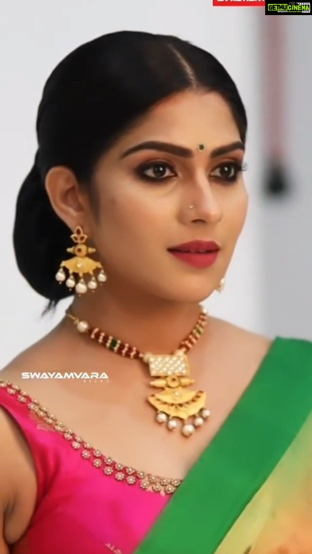 Swasika Instagram - RAY OF HOPE @swayamvarasilksindia Production house: @dravya.concepts Director: @najmalmarath Creative Director: @nisar7922 Photographer: @shafishakkeer Costume: @amrutha_c_r Makeup by @mukeshmuralimukesh Art:@sunil__george_ Hair & MUA: @shiva_makeover , @vijilsmakeover Image Retouch: @murugaraj_raghavan Manager - Dravya Concepts: @hasil_asi BTS : @sachinmohandasphotography Photography Asst: @abin_km_ Production Manager: @am_haadil Studio: @threedotsfilmstudio @swasikavj . . . #swayamvarasilksindia #kochi#instafashion#love#lakshminakshathrafanpage #lakshminakshathraonlineeditor #swasikafans #starmagic