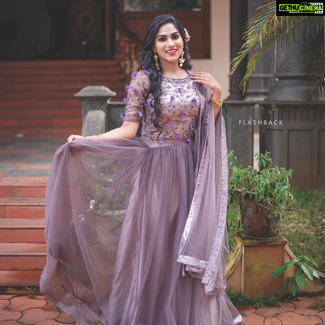 Swasika Instagram - Worry less smilie more 😄😄😄😄 Shoot vibe MUA @monish_mathai_makeup_artist_ Stylist @nithinju 📷 @__shankar_lal__ Wearing @zidraboutique #shoot #tvshow #anchor #channel #actresslife #style #fashionstyle #swasikavj #lakshminakshathralovers #starmagic #lakshminakshathrafansofficial #camera #malayali #
