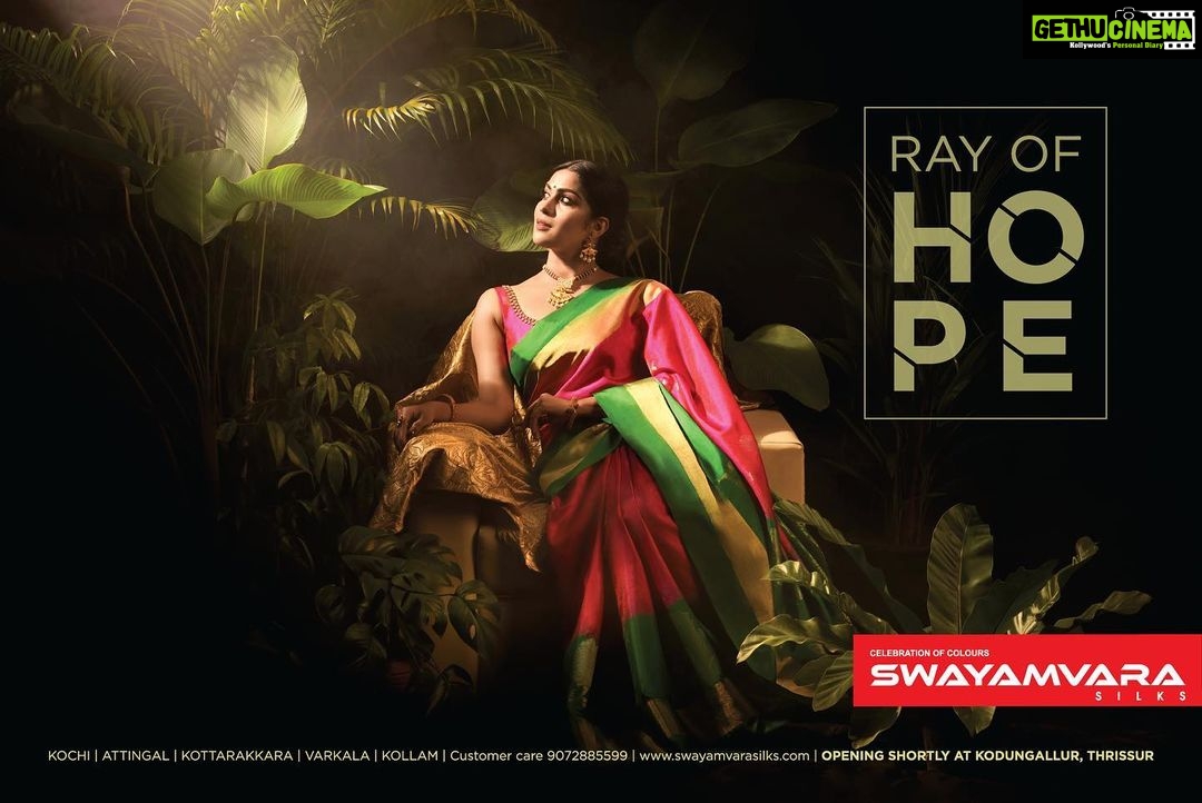 Swasika Instagram - RAY OF HOPE @swayamvarasilksindia Production house: @dravya.concepts Director: @najmalmarath Creative Director: @nisar7922 Photographer: @shafishakkeer Costume: @amrutha_c_r Art:@sunil__george_ Hair & MUA: @shiva_makeover , @vijilsmakeover Image Retouch: @murugaraj_raghavan Manager - Dravya Concepts: @hasil_asi BTS : @sachinmohandasphotography Photography Asst: @abin_km_ Production Manager: @am_haadil Studio: @threedotsfilmstudio Makeup for me @mukeshmuralimukesh @swasikavj . . . #swayamvarasilksindia #kochi#instafashion#love#instadaily#fashionblogger#workout#training#nature#follow4follow#TagsForLikes#lol#Selfie#sweet#hot#instapic#color#work#fitfam#insta#smile#food#instagood#Repost#luxurylifestyle# #swasikavj#swasika#