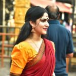 Swasika Instagram - Bliss 😊 Photography: @lajeeshlakshman_photography #swasikavj #mookambikatemple #grateful #blessed