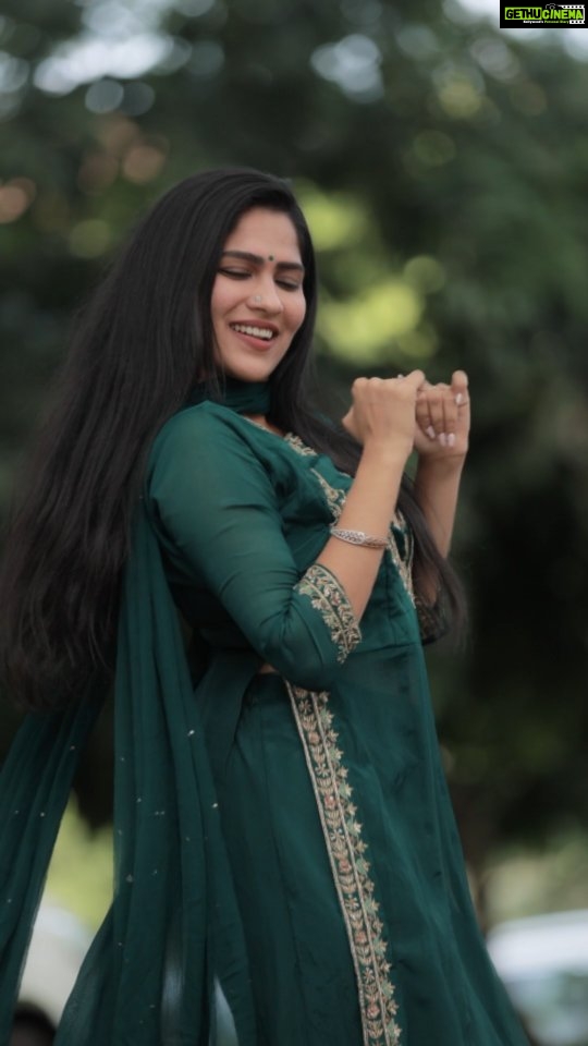 Swasika Instagram - Late for the trend , but that can't stop me from dancing . VIDEO CREDITS : @abi_fine_shooters #swasikavj #swasika #dippamdappam #anirudhravichander #wikkinayan official #rambo #katheeja #kanmani #vigneshsivan