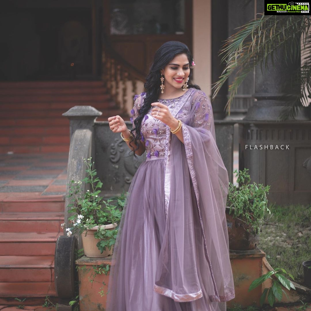 Swasika Instagram - Worry less smilie more ππππ Shoot vibe MUA @monish_mathai_makeup_artist_ Stylist @nithinju π· @__shankar_lal__ Wearing @zidraboutique #shoot #tvshow #anchor #channel #actresslife #style #fashionstyle #swasikavj #lakshminakshathralovers #starmagic #lakshminakshathrafansofficial #camera #malayali #