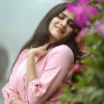 Swasika Instagram - Can’t see bt i can feel , Wind⭐️ Location pic @parakkatnatureresortmunnar @jugalbandhi thank u for this outfit @kunjippaaru @kudukku2025_movie #naturephotography #photography #cinema #actress #actresslife #malayalamtypography