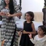 Swasika Instagram - My little friends Anna , Aelu, Rosu & Anice@ Kunjanaaa @advthomasanakkallunkal 🎥 @badrinathkrishnan 😍 Wearing @khajuraho_boutique_