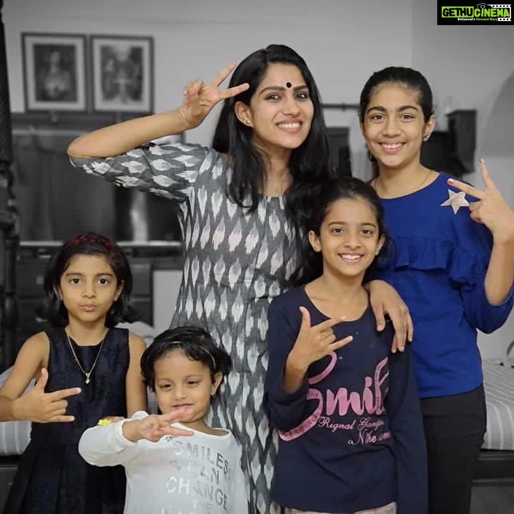 Swasika Instagram - Anna , Aelu, Rosu & Anice@ Kunjanaaa @advthomasanakkallunkal @badrinathkrishnan 😊😊😊😊😊