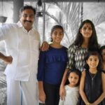 Swasika Instagram - Anna , Aelu, Rosu & Anice@ Kunjanaaa @advthomasanakkallunkal @badrinathkrishnan 😊😊😊😊😊