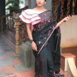 Swasika Instagram - New style @namah_by_nikhilandrews Saree blouse 😊😊 Shoot Tim @amrita tv MUA @abilashchicku Stylist @nithinju #sareeblouse #blouse #trendy #blousedesigns #patterndesign