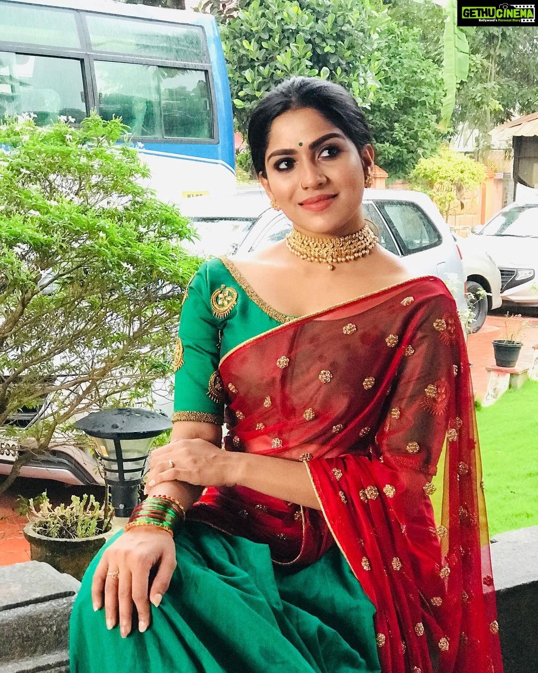Swasika Instagram - Traditional wear all time favourite ❤️ thank u @namah_by_nikhilandrews Stylist @nithinju MUA @abilashchicku Redcarpet shoot @amritatv