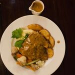 Swasika Instagram – Thank u @cafebunsandbeans for this delicious food 
So much of love 💕 
@cafebunsandbeans Muvattupuzha, India