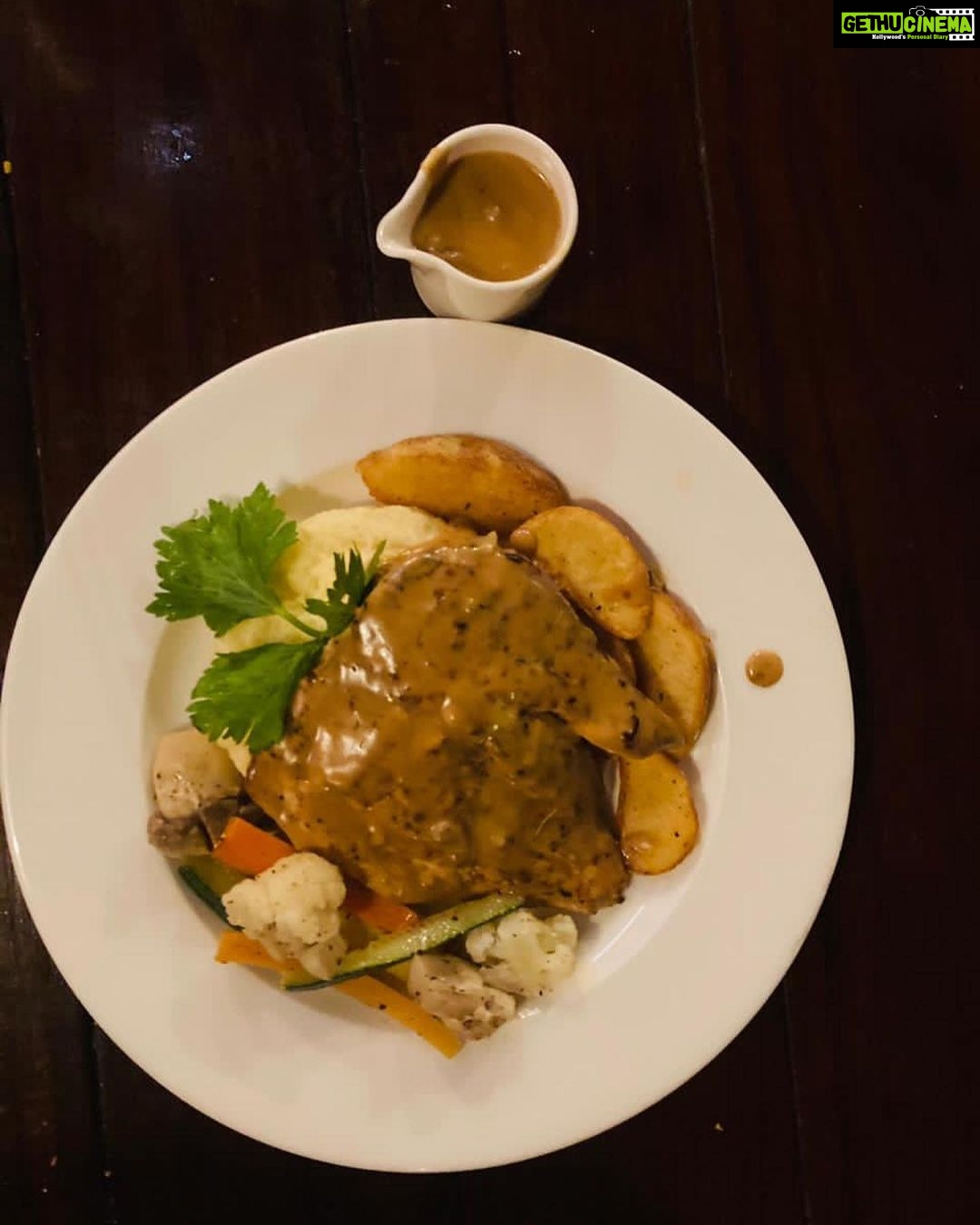 Swasika Instagram - Thank u @cafebunsandbeans for this delicious food So much of love 💕 @cafebunsandbeans Muvattupuzha, India
