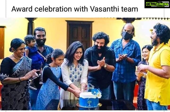 Swasika Instagram - The most awaited movement after these people’s effort got me something which was far from my dream....... The hardworking ,dedicated and passionate filmmaker’s .... congratulations for your state awards, for me this is an Oscar. @sajasrahman @rahman_brothers_cinema @siju_wilson @abilashsankar @shabare_esh @rajeshmurugesanable