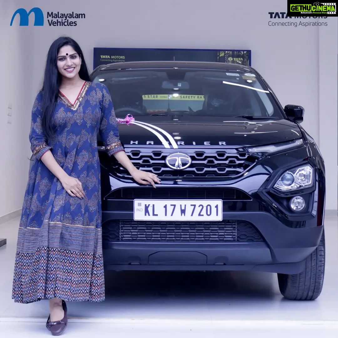 Swasika Instagram - Everything in life is somewhere else and we reach there with cars. So here is another one off the wish list, I brought the car, which I have been longing for . It was a pleasant moment for me to get the keys along with my family.I thank god, my family , loved ones and all my supporters for helping me to achieve another milestone. And special thanks to team @malayalammotors @tatamotorscars @tataharrier #swasika #swasikavj #newcar #tataharrier #newmilestone #newgoal #actresslife #blessed #withfamily