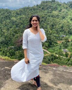 Swasika Instagram - Enjoy the moment just enjoy the moment 😊😊😊

Click by cousin Nishanth @nvm___official 
 @sanjananisanth

Wearing @celery_designs