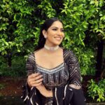 Swasika Instagram - 🖤 In Frame: @swasikavj Styling: @rashmimuraleedharan Wearing: @pothyskerala Hair&makeup: @sreshtamakeup Jewellery: @pothyskerala #swasika #costumeandstyling #flowerstv #rashmimuraleedharan #designer #stylist #malayalamactress