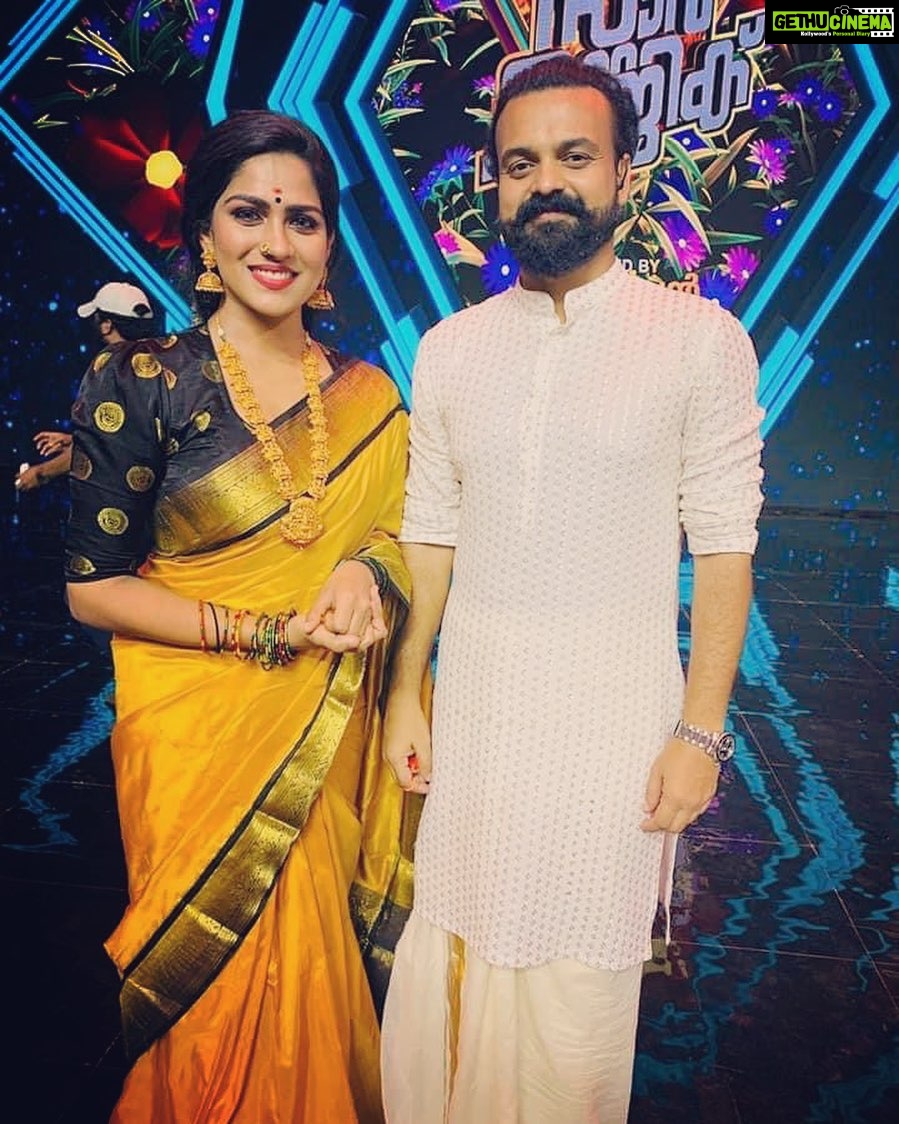 Swasika Instagram - it’s really happy to be a part of STAR MAGiC on this special day with our handsome hero @kunchacks Dnt miss it ........ @flowersonair. Today @12pm to 7pm