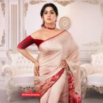 Swasika Instagram - Every next level of your life will demand a different you 😊 Wearing @swayamvarasilksindia @swayamvarasilksindia new collection Saree fabric - Satin with prints Light weight ,flawless material Photography @arshalphotography MUA @abilashchicku Stylist @leirakuncysiby @swayamvarasilksindia