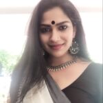Swasika Instagram - We were born to be real, not to be perfect 😉 #selfy #selfytime #homesweethome #setsaree#sareelover#silverjewelry #actresslife #myday❤️