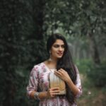 Swasika Instagram - Nature is not a place to visit ,it’s home🌿 Pic by @arshadh_thegrapher Makeup Nd costume by @abilashchicku @Celery_designs #malayali #fashionista #frockdesigns #palecolurs #naturephotography #photoshoot#actresslife