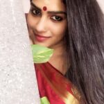 Swasika Instagram - #stayhome#stayhealthy#staysafe #traditional #sareelovers #red #bindilover😍 #selfytime #freshness #homelygirl #enjoylife #kuppivala #seethaserial #flowerstv Muvattupuzha, India