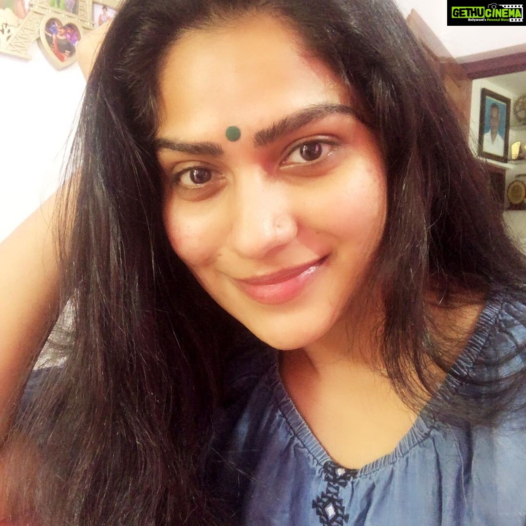 Swasika Instagram - Quarantine days#relax at home 🏡 #selftime#happinessthroughselfexpressio#morningvibes #fineday #homelygirl #relaxmood🏡 #nothingisimpossible #postive #actresslife#selfy #