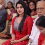 Swasika Instagram - Thank you ATMA for honoring me for my achievement for bagging the Kerala Film State Award for best supporting actress. I feel privileged to get honoured in front of my Atma Family and also it was a pleasure meeting you all after a very long time . #atma #televisionaward #ganeshkumar #dineshpanicker #swasikavj