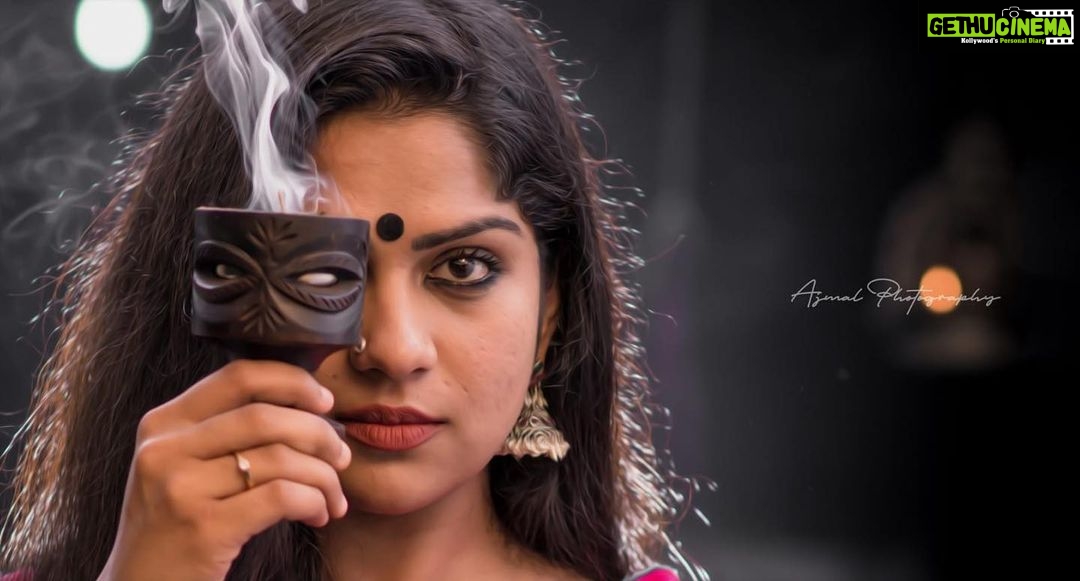 Swasika Instagram - Eye to eye contact 👁 #diffeyewear #eyesopen #eyetoeye #photoshoot #expression #tobefocusedonyou #lookgoodfeelgood #actressgallery #malluactressgallery # @ajmal_photography_ thank u Ajmal jiii