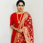 Swasika Instagram - #banarasidupatta #redduppata #redme #traditionaljewellery #templejewelleryset #actresslyf#mollywoodactress #malayalamcinema # Dress courtesy -#@merakidesignskochi#