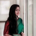 Swasika Instagram – #clickvision #camerarollingaction #happytime #expressionoflove #mystylemyway #sareelover #bindilover❤️ethnic❤️indian #linensareeeverything 
@the_house_of_handloom #