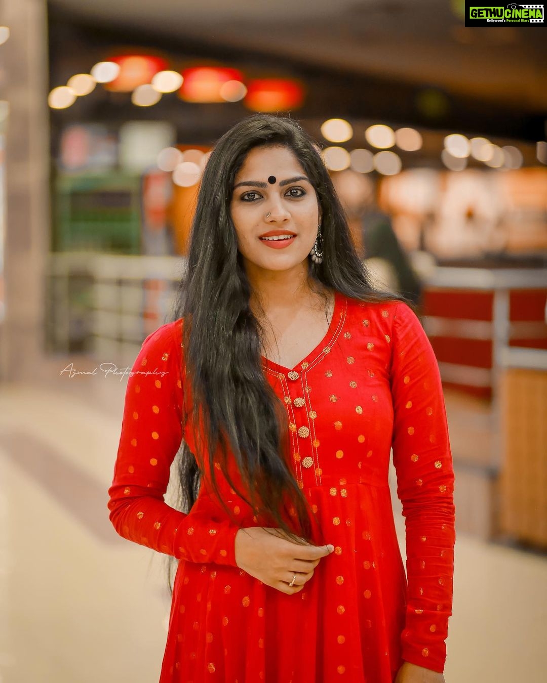 Swasika Instagram - Orange ❤️ In a @jugalbandhi collection again Costume @jugalbandhi Pic courtesy @ajmal_photography_ thank u ajmal #jugalbandhikochi #jugalbandhisignature #cottoncollection#anarkalidress #fashionstyle #perfectattirefortheoccasion #actorslife #preview#malayalamcinema #@vasanthi#movie #actressgallery