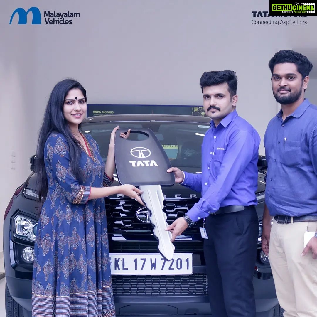 Swasika Instagram - Everything in life is somewhere else and we reach there with cars. So here is another one off the wish list, I brought the car, which I have been longing for . It was a pleasant moment for me to get the keys along with my family.I thank god, my family , loved ones and all my supporters for helping me to achieve another milestone. And special thanks to team @malayalammotors @tatamotorscars @tataharrier #swasika #swasikavj #newcar #tataharrier #newmilestone #newgoal #actresslife #blessed #withfamily