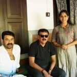 Swasika Instagram – #twolegentstogether #greatestmonentsinlife #completeactor #priyadarshansir#@mohanlalsir#malayalamlegends #locationpic#ittimanimadeinchina #ittimani #