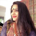 Swasika Instagram – #balckbindi#bindilover #evening_light#warmth#yellowtone #selfy#serial#tvshows#actresslyf#