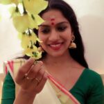 Swasika Instagram – #Happyvishu#vishukani #vushusadhya#vishuday#kannikonna#malayalamsong#kanan#actress#celebreation #serialset#swasikavj