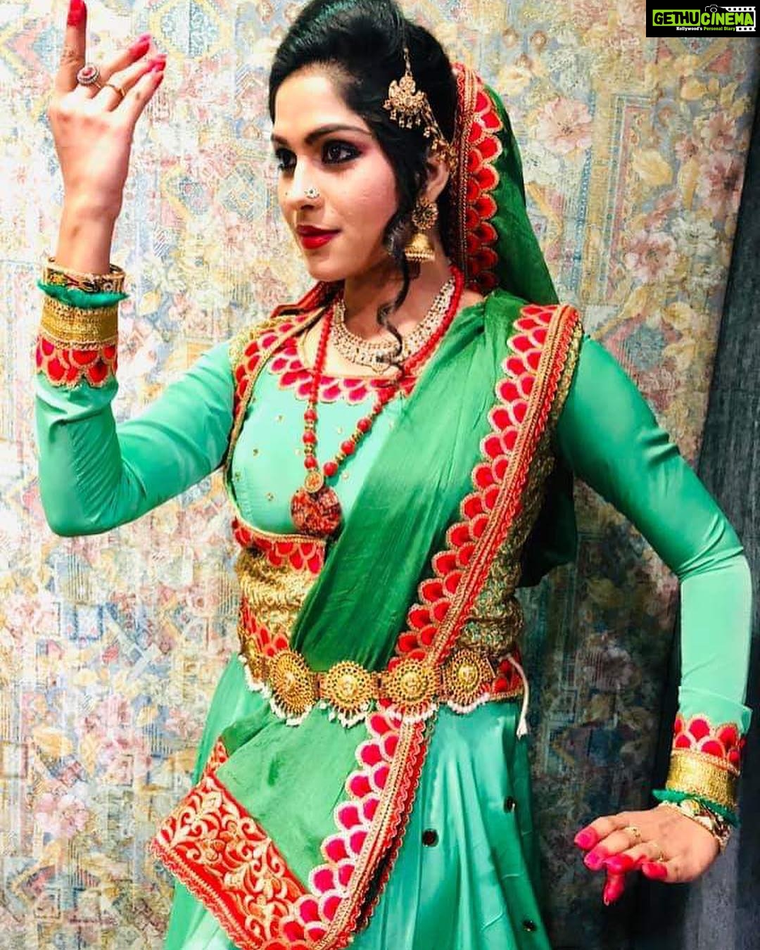 Swasika Instagram - #kathakdance #satgeperfomance #dancemoments#dancechoreographyby@bijudhwanitharang#@bijumash#styleby@arun#greensndred#Thubadimashallahsong#malayalamsong#mohanlalhits🤘 Makeup -@lijo