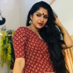 Swasika Instagram – #jugalbandhikochi #jugalbandhidress #traditional #mystyletoday #PMJpromotion#malayaligirl #pavadablouse #bindilover @jugalbandhi #jugalbandi#
Stylist-@revathi jugalbandi 
Make-up- jayesh