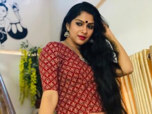 Swasika Instagram - #jugalbandhikochi #jugalbandhidress #traditional #mystyletoday #PMJpromotion#malayaligirl #pavadablouse #bindilover @jugalbandhi #jugalbandi# Stylist-@revathi jugalbandi Make-up- jayesh